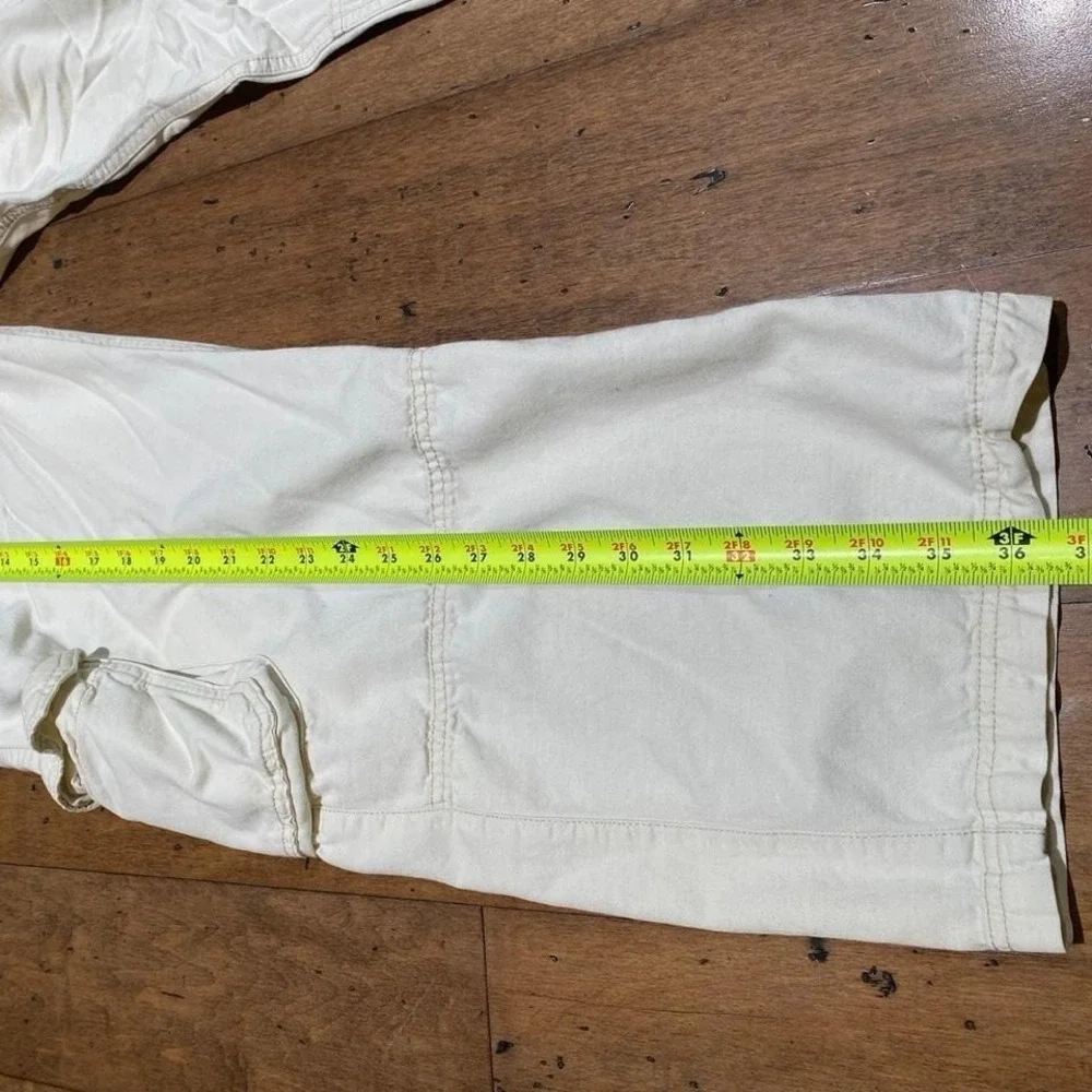 Old Navy cream cargo pants Size L